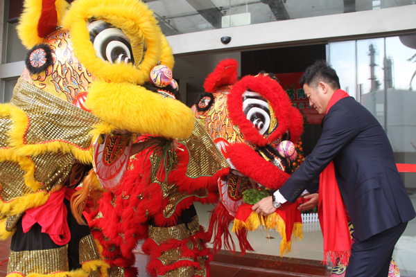 千秋偉業(yè)添錦繡 萬里鵬程展宏圖 —— 常青樹舞獅獻瑞賀新春，歡天喜地迎開工！